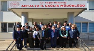 Antalya'da Sağlık Hizmetleri Değerlendirildi: İl Müdürü Özkan Başkanlığında Toplantı