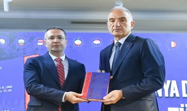 Bakan Ersoy, Uluslararası Ana Dil Günü'nde Türkçe'nin Zenginliğini Vurguladı