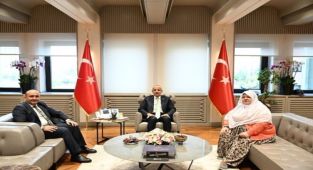 Bakan Uraloğlu'ndan Mihalgazi Belediye Başkanı Akgün'e Yönelik Saldırılara Kınama