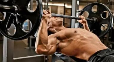 Göğüs Hareketleri: Üst Vücut Gücünün Temelini İnşa Et