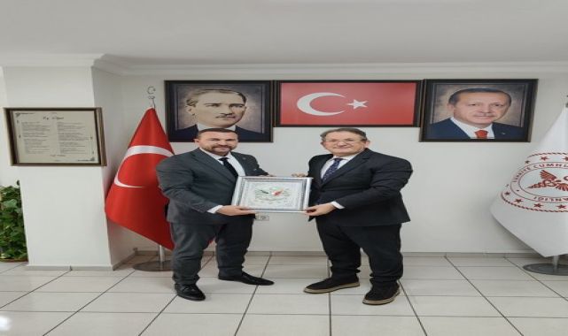 Ülkü Ocakları Kepez Başkanı Mehmet Köktaş, İl Sağlık Müdürü Prof. Dr. Behzat Özkan'ı Ziyaret Etti