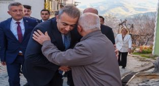 Vali Çiçek, Şehit Mehmet Kızılca'nın Ailesini Ziyaret Etti