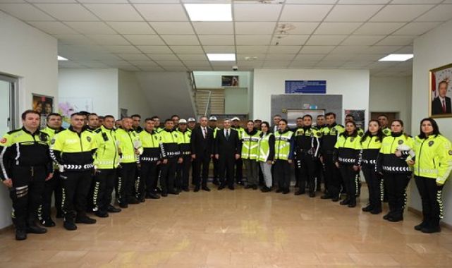 Antalya'da Bayram Huzuru: Vali Şahin Trafik Personeliyle Buluştu