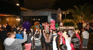 Antalya'da İftar Programı: Vali Şahin ve Eşi Ailelerle Buluştu