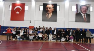 Antalya'da Koruma Altındaki Çocuklar İçin Badminton İl Seçmeleri Yapıldı