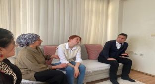 Antalya'da Otizmli Bireylerin Aileleri Ramazan Ayında Ziyaret Edildi