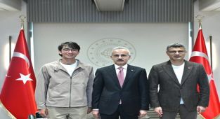 Bakan Uraloğlu, 5G Teknolojisi İçin Milli Sporcularla Buluştu