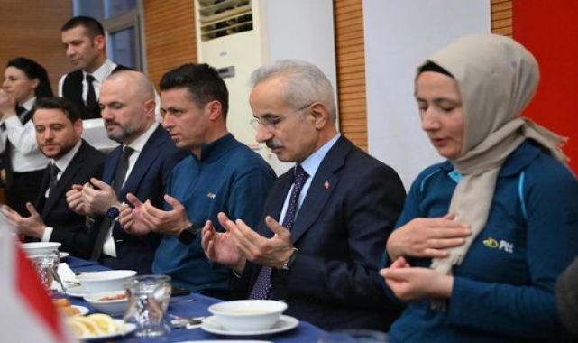 Bakan Uraloğlu PTT Ailesiyle İftar Sofrasında Buluştu