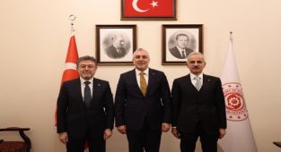 Bakan Uraloğlu, Tarım Bakanı Yumaklı ve Çalışma Bakanı Işıkhan ile Bir Araya Geldi
