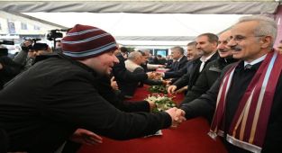 Bakan Uraloğlu Trabzon'da Bayram Sevincini Halkla Paylaştı