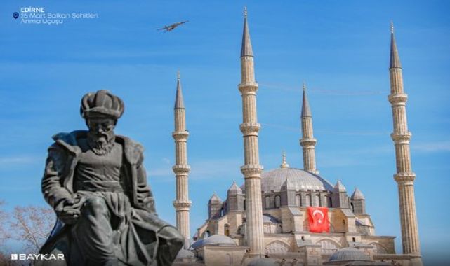 Bayraktar AKINCI ve TB3'ten Balkan Şehitlerine Selam Uçuşu