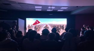 Çocuklar Yapay Zeka Destekli Çanakkale Sergisi'ni Ziyaret Etti