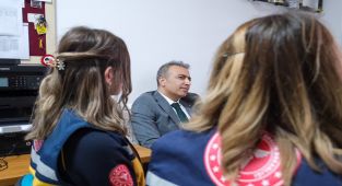 Karaman Valisi Çiçek, Bayramda Sağlık Çalışanlarını Ziyaret Etti