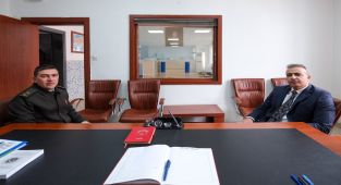 Karaman Valisi Hayrettin Çiçek Askerlik Şubesi'ni Ziyaret Etti