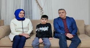 Karaman Valisi Hayrettin Çiçek, DMD Hastası Toprak Doğan'ı Ziyaret Etti