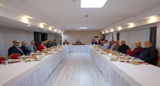 Karaman Valisi Hayrettin Çiçek'ten Doktorlara İftar ve Teşekkür