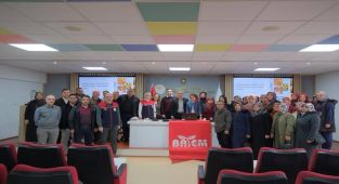 Karaman'da Kadın Çiftçilere Sarı Alıç Yetiştiriciliği Eğitimi Verildi