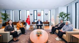 Kültür ve Turizm Bakanı Ersoy'dan Kütüphanecilik İş Birliği Vurgusu