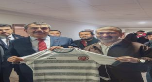 Milli Eğitim Bakanı Yusuf Tekin, Karaman FK Başkanı Murat Çolakoğlu ile Buluştu