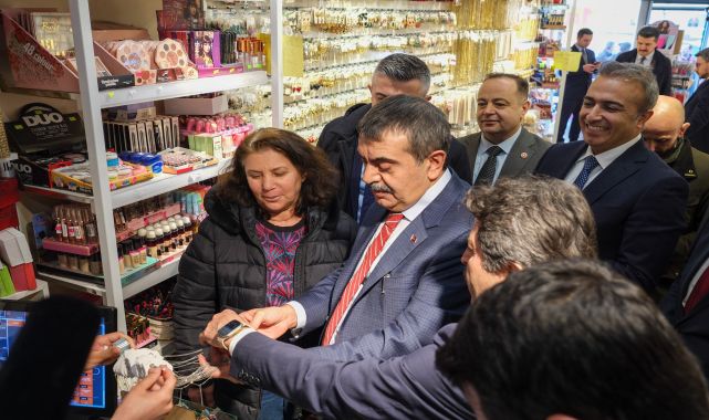 Milli Eğitim Bakanı Yusuf Tekin Karaman'da Esnaf ve Vatandaşlarla Buluştu