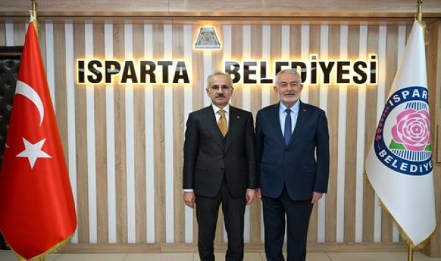 Ulaştırma Bakanı Uraloğlu Isparta'da Belediye Başkanı Başdeğirmen ile Görüştü