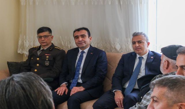 Vali Çiçek, Diyarbakır Şehidi Ali Rıza İnceer'in Ailesini Ziyaret Etti