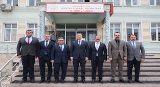 Vali Hayrettin Çiçek'ten Aile ve Sosyal Hizmetler İl Müdürlüğüne Ziyaret