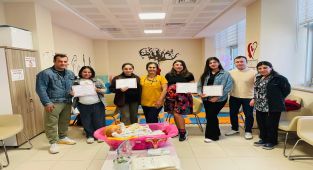 Antalya Eğitim ve Araştırma Hastanesi'nde Gebe Okulu Eğitimleri Devam Ediyor