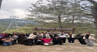 Antalya'da Çocuklar Olympos Tahtalı Teleferiği ile Zirveye Çıktı
