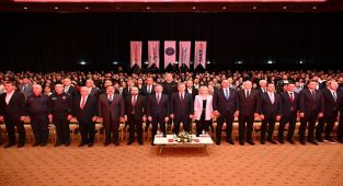 Antalya'da 'Gençliğin Üretim Çağı' Kariyer Fuarı Açıldı