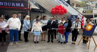 Antalya'da Özel Gereksinimli Çocukların Resim Sergisi İl Müdürü Sökmen'in Katılımıyla Açıldı