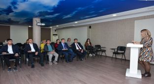 Antalya'da Sağlık Tesislerine Tıbbi Cihaz ve Hizmet Alımları Konusunda Eğitim Verildi