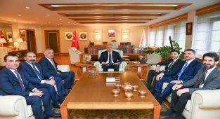 Bakan Ersoy ve TFF Başkanı Hacıosmanoğlu'ndan Turizm ve Futbol İş Birliği