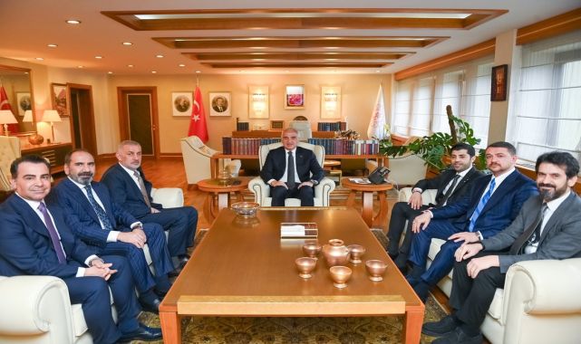 Bakan Ersoy ve TFF Başkanı Hacıosmanoğlu'ndan Turizm ve Futbol İş Birliği