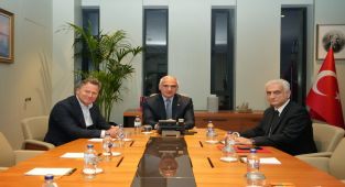 Bakan Ersoy'dan Jet2 ve Dertour ile Turizm İş Birliği Değerlendirmesi