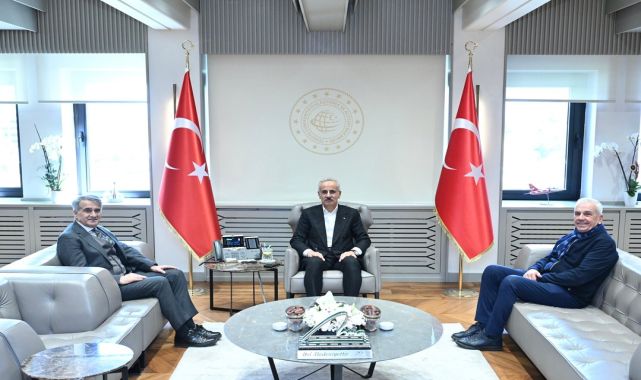 Bakan Uraloğlu, Şenol Güneş ve Mehmet Kulaksızoğlu ile Buluştu