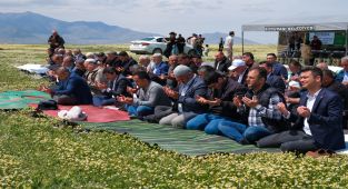 Karaman Valisi Çiçek, Ekinözü Köyü'nde Bereket Duasına Katıldı