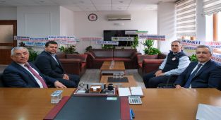 Karaman Valisi Çiçek, İl Genel Meclisi Başkanı Alanlı'yı Tebrik Etti