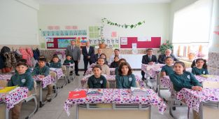 Karaman Valisi Hayrettin Çiçek Durmuş Ali Gülcan İlkokulu'nu Ziyaret Etti