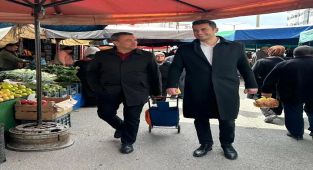 Milletvekili Ünver, Pazarda Esnaf ve Hemşehrilerle Buluştu