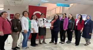 Muratpaşa Şehit Dr. Atilla Nizam Sağlıklı Hayat Merkezi'ne 'Beslenme Dostu' Belgesi