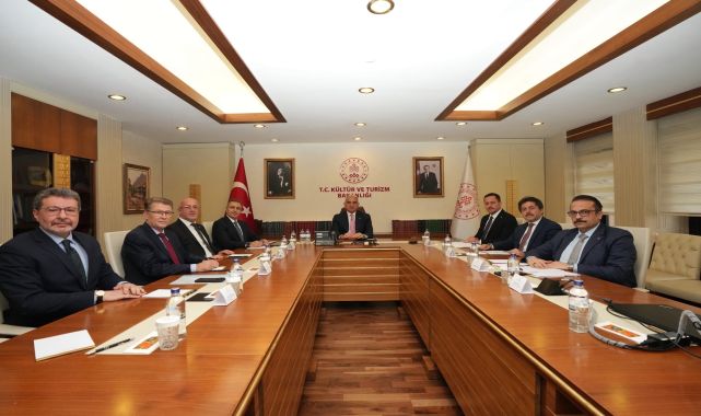 Türk Dili ve Kültürünün Geleceği Tartışıldı