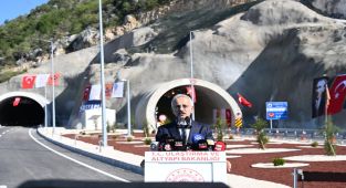 Ulaştırma Bakanı Uraloğlu: Çorum-Laçin Yolu ve Kırıkdilim Tünelleri Hizmete Açıldı