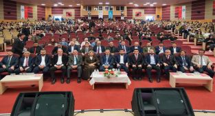 Vali Çiçek, TÜGVA'nın İhtisas Akademi Lansmanı'nda Gençlerle Buluştu