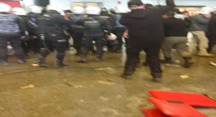 Ana Muhalefet Partisi Genel Merkezine Polis Zoruyla Girildiği İddiası
