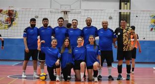 Antalya Aile ve Sosyal Hizmetler Voleybolda Rakibini 2-0 Mağlup Etti
