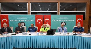 Antalya Emniyet Müdürü Zağimoğlu Başkanlığında Aylık Değerlendirme Toplantısı Yapıldı