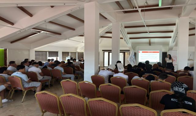 Antalya'da Aile ve Sosyal Hizmetler'den Crystal Flora Otel'e Önemli Eğitimler