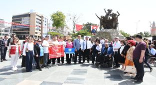 Antalya'da Engelliler Haftası Kapsamında Atatürk Anıtı'na Çelenk Sunuldu