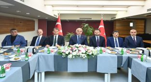 Bakan Ersoy'dan Antalya Teşkilatına Övgü: 'Gönül Köprüsünün En Önemli Göstergesi'